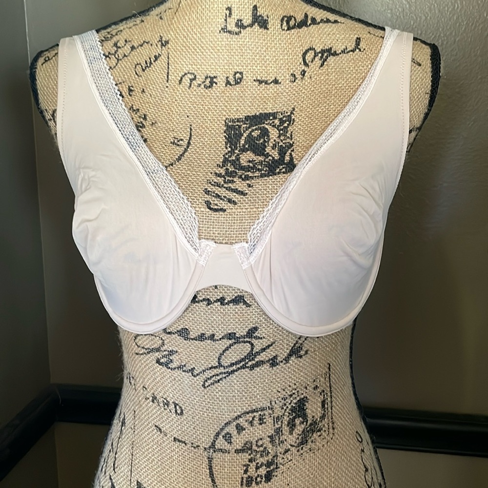 Victoria’s Secret 34DD NWT